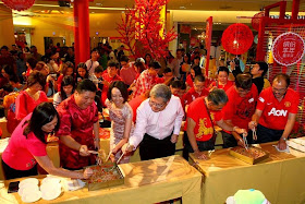 Largest Year Of Sheep Gathering, Cherry Woolly Spring 2015, Sunway Pyramid, Shopping Mall Chinese New Year Deco, CNY Deco, Lou Sang, Yee Sang
