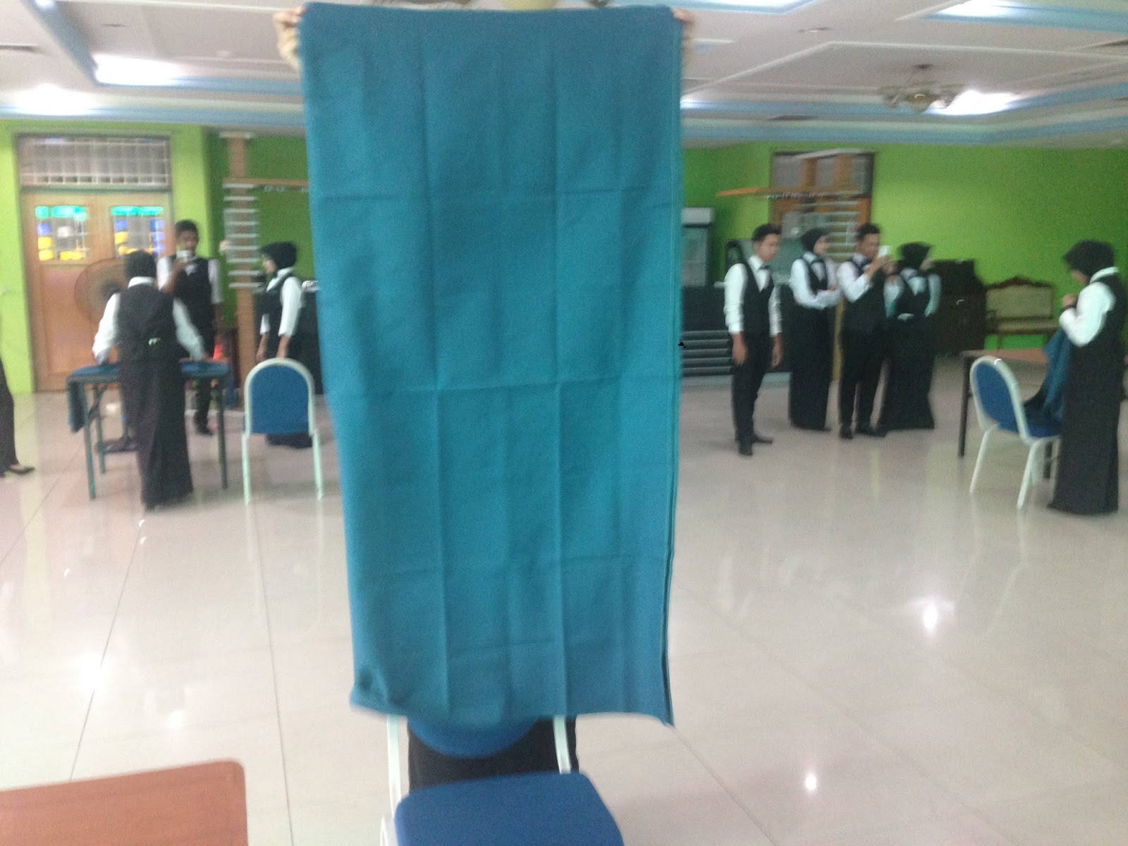 AWESOME FOOD TABLE CLOTHING PROCEDURE