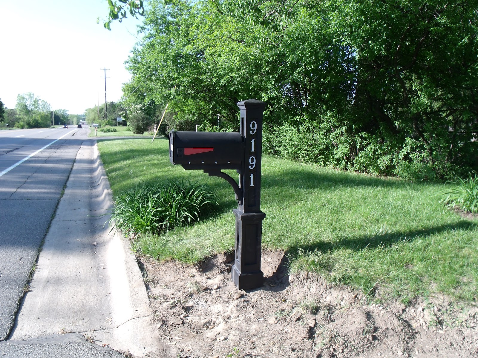 Gear Acres at Top of the Hill Mailbox in place