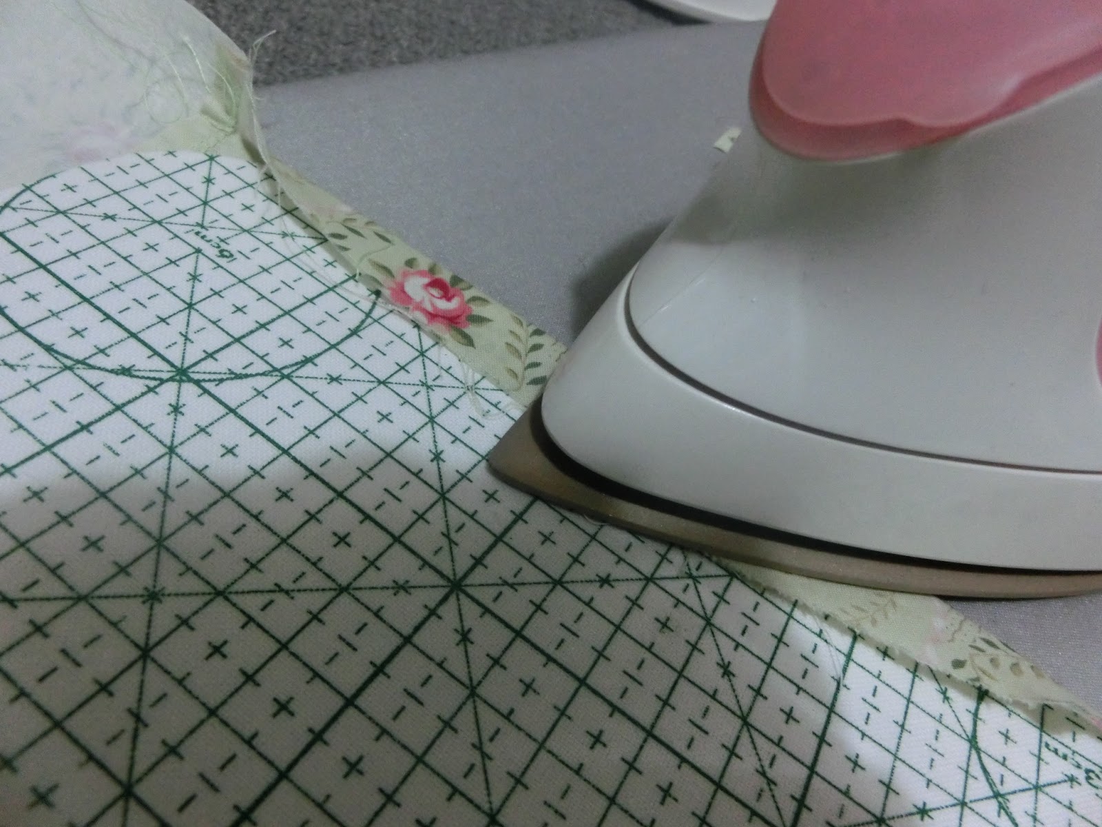 Crafty Mummy Japan: Simplicity 1590 - Retro Blouse - View B