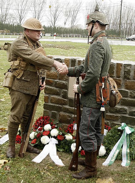 Dick's Blog: Christmas Day 1914 - Miracle in the Trenches