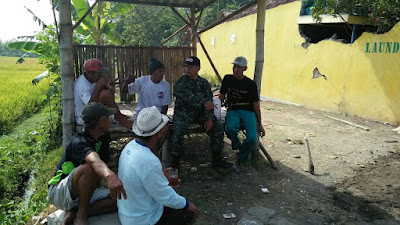 BABINSA KORAMIL 03/TURI KOMSOS DENGAN PETANI WILAYAH BINAAN