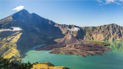 10 Gunung Api Terfavorit di Indonesia, Nomor 7 Indah Banget!