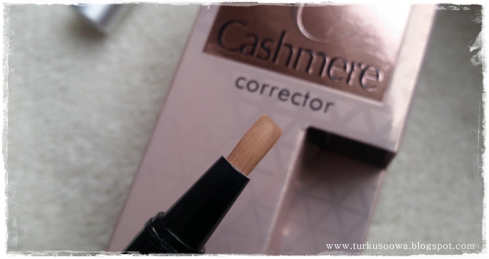 Turkusoowa Beauty Blog Korektor pod oczy rozświetlający 3D Cashmere