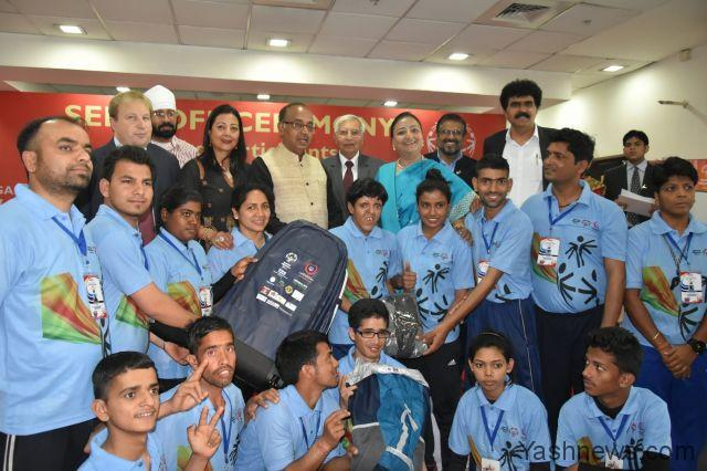 Union Minister for Youth Affairs and Sports Shri Vijay Goel at the send ... Union Minister for Youth Affairs and Sports Shri Vijay Goel at the send ...