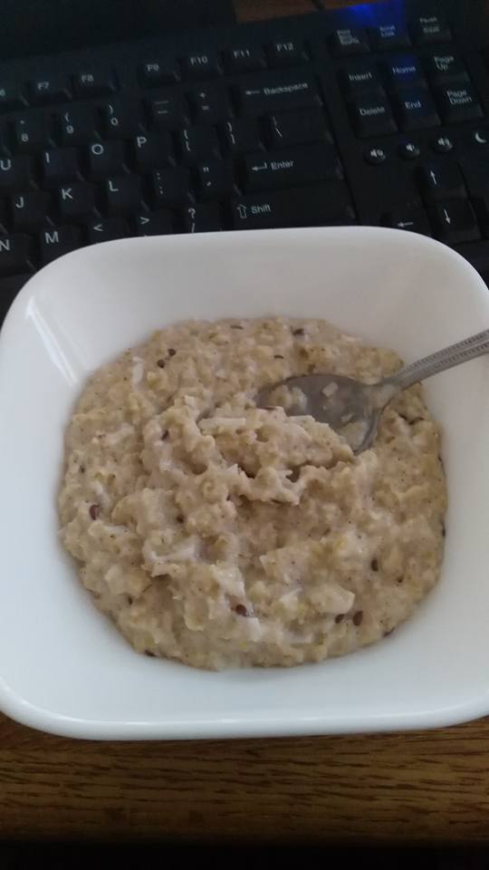 Healthy in the kitchen Coconut Oatmeal with flax seed breakfast day 1