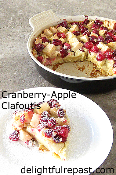 Cranberry-Apple Clafoutis - Clafoutis aux Pommes et Canneberges / www.delightfulrepast.com