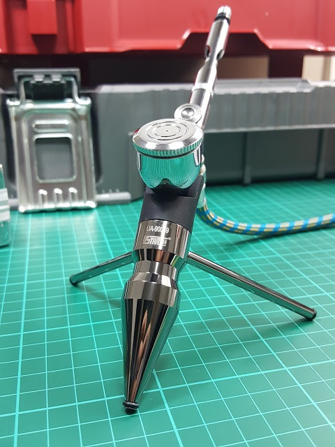 otaku on a budget: DIY Airbrush Holder