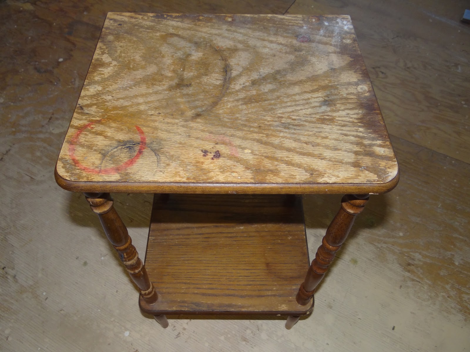 Pattie's Place REPAINTING AN END TABLE