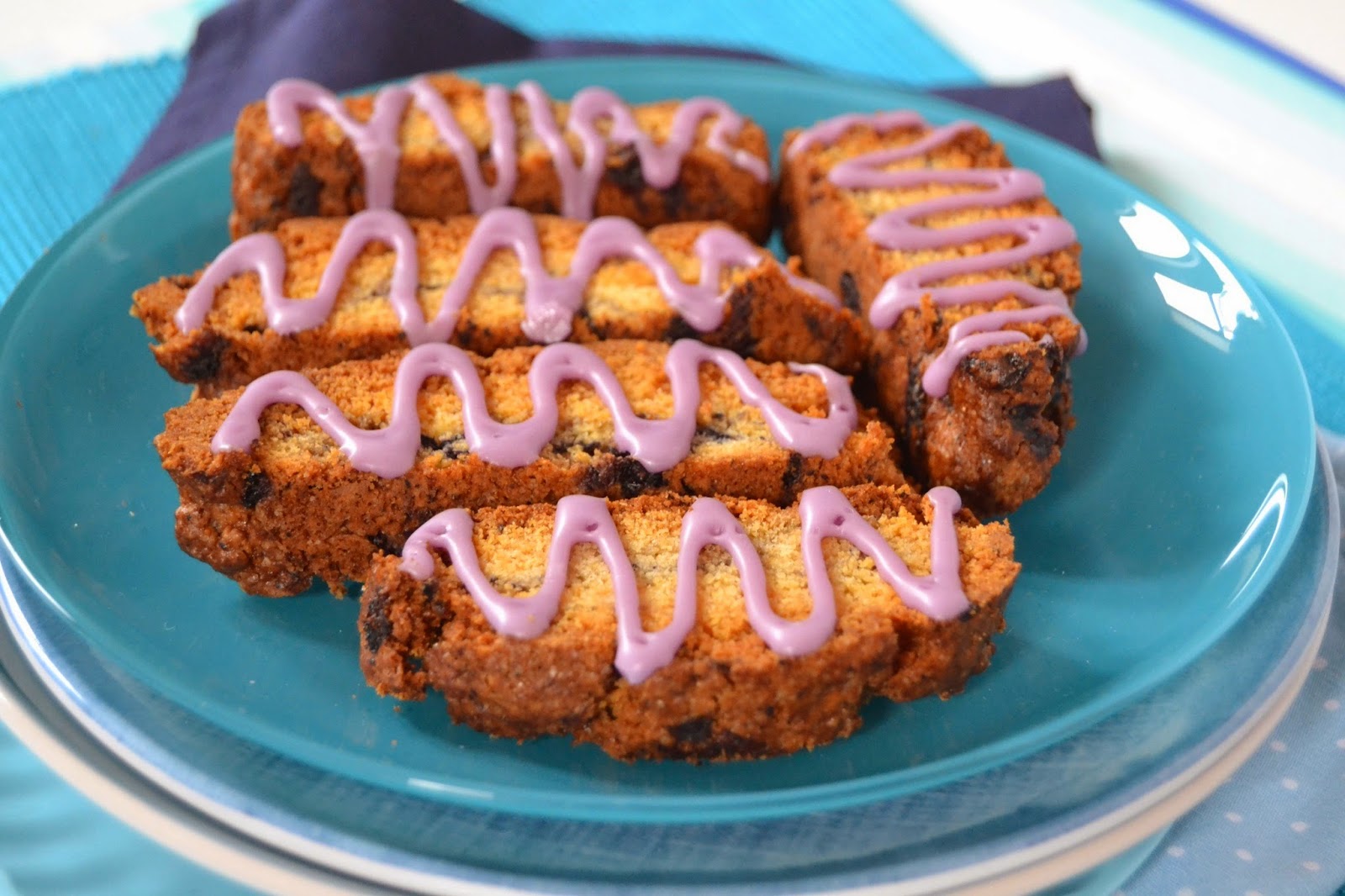 Cakeyboi Blueberry Muffin Biscotti