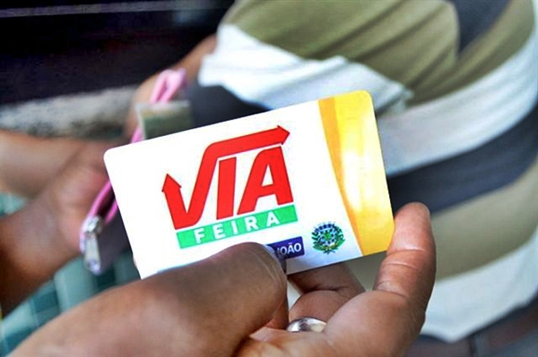 FEIRA DE SANTANA / Quatro mil já fizeram cartões para não ter que pagar R$ 3,30 no ônibus