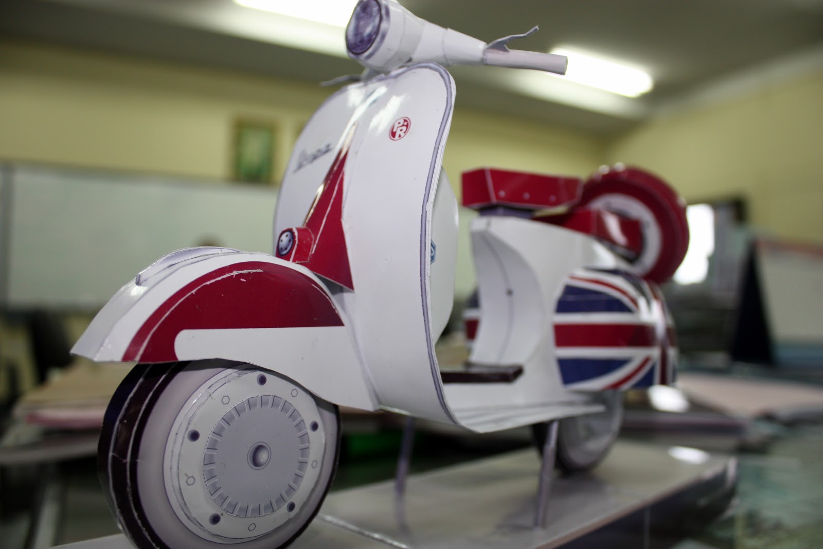 omega-racer-papercraft-vespa-150