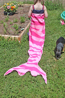 Mermaid Tail Towel DIY from Stitch To My Lou!