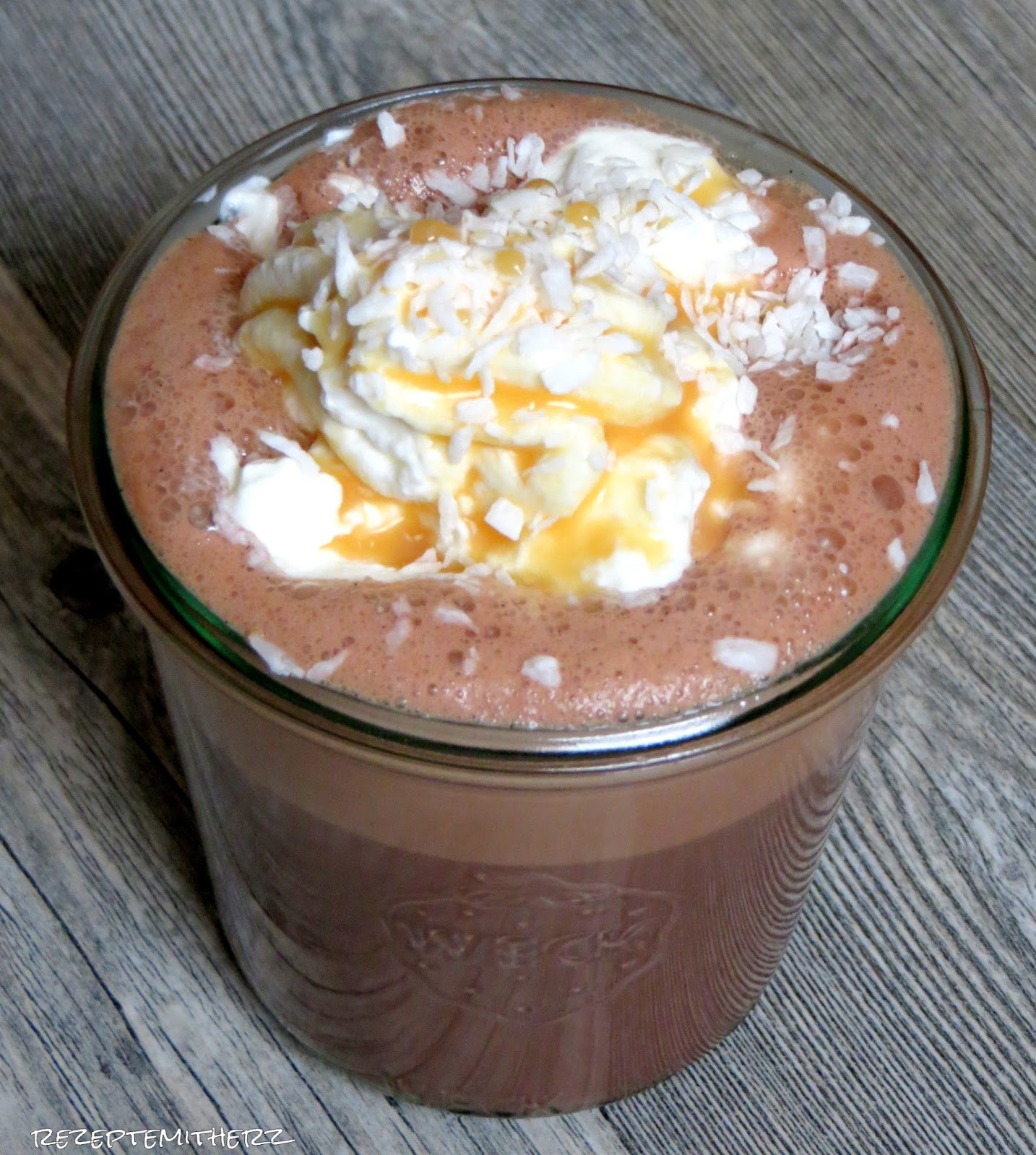 Rezepte mit Herz: Heiße Schokolade mit Kokosmilch, Karamellsirup und ...