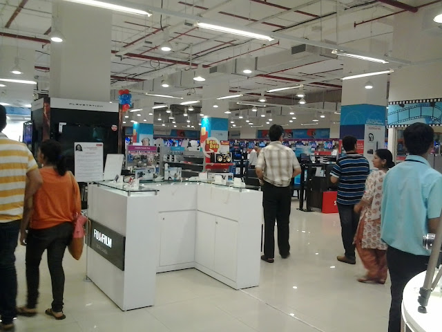 reliance digit store, R city mall mumbai, indiblogger invite, reliance digital experiance