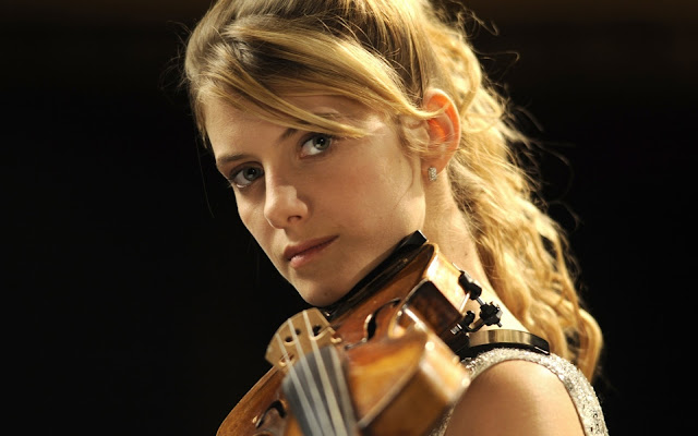 Mélanie Laurent Hot and HD desktop violine wallpaper