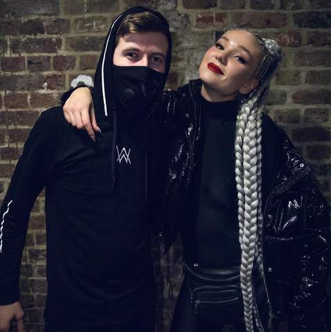 Lirik Lagu Alan Walker - Lost Control feat. Sorana dan Terjemahannya