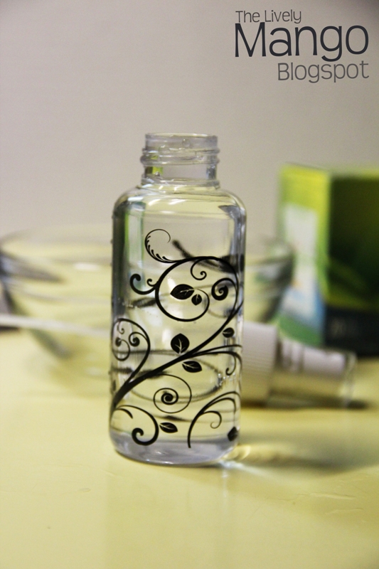 The Lively Mango Refreshing Green Tea Spray