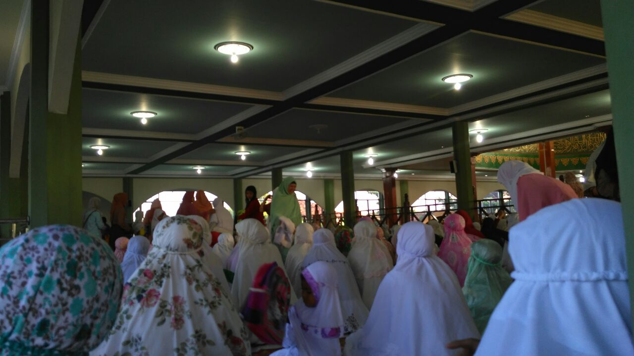 Sholat Idul Fitri di Masjid Agung Kendal ~ Nyi Penengah 