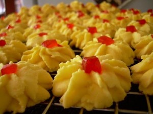 Cara membuat kue lebaran yang praktis 