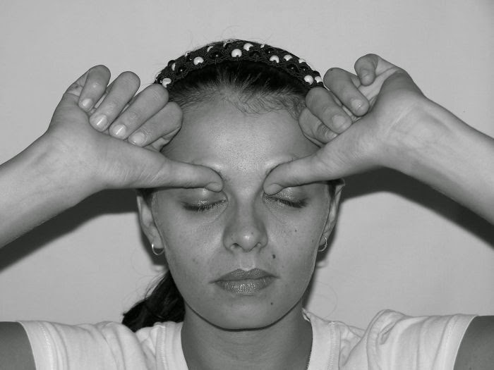 Face Yoga How To Get Rid Of Under Eye Wrinkles And Dark Circles