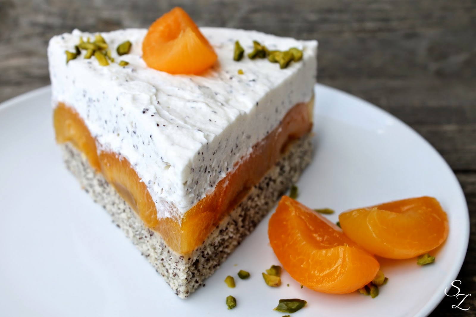 Schokokuss und Zuckerperle: Aprikosen-Mohn-Torte