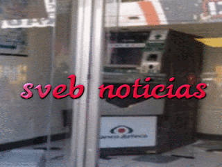 Ladrones vacian cajero automático de tienda comercial Elektra en Tlapacoyan
