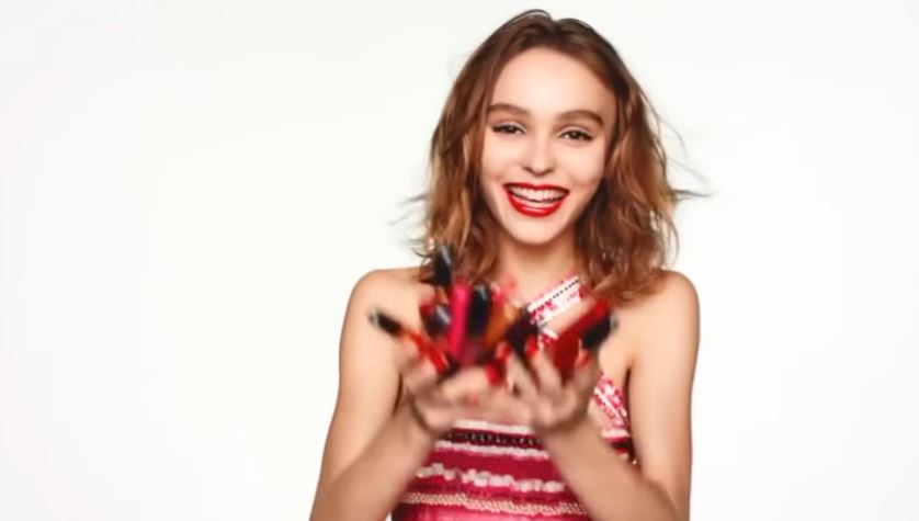 Modella Chanel pubblicità Rouge Coco Gloss con Foto - Testimonial Spot Pubblicitario Chanel 2017