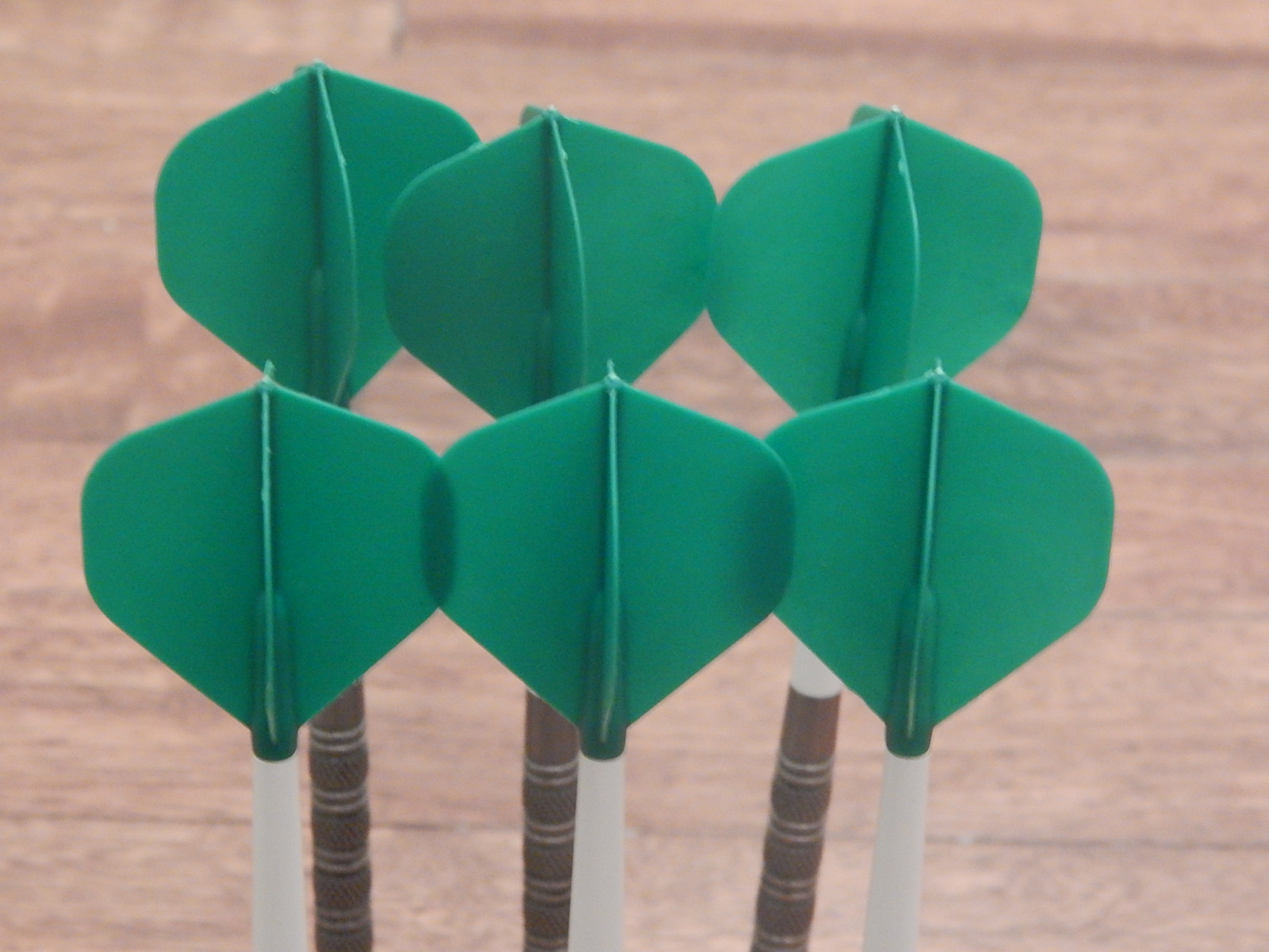 Dart Shope Spinning Flights vs. Locked Flights