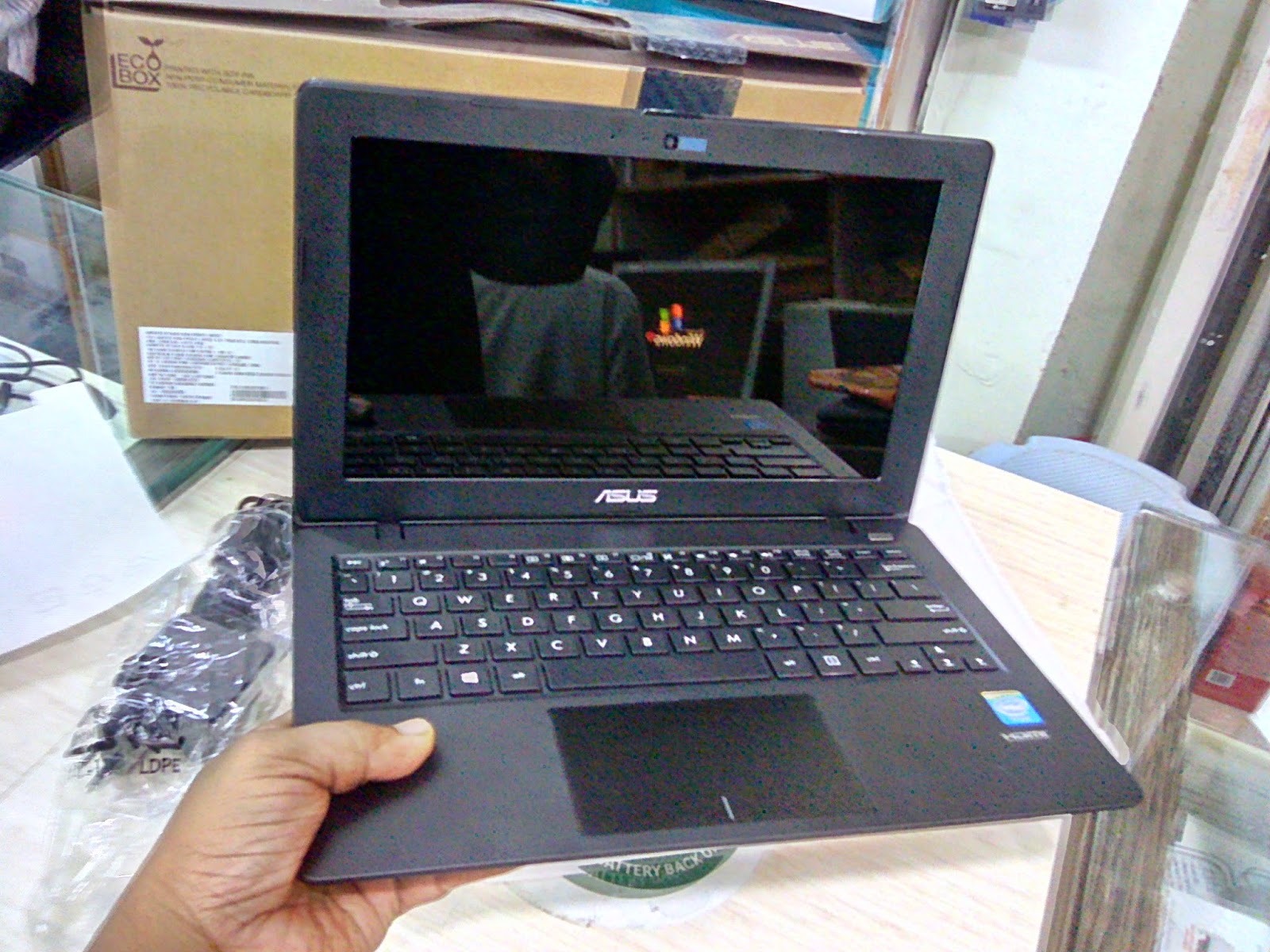 Asus X200MA Mini Notebook PC Price, Specification Unboxing, Hands On & Review 