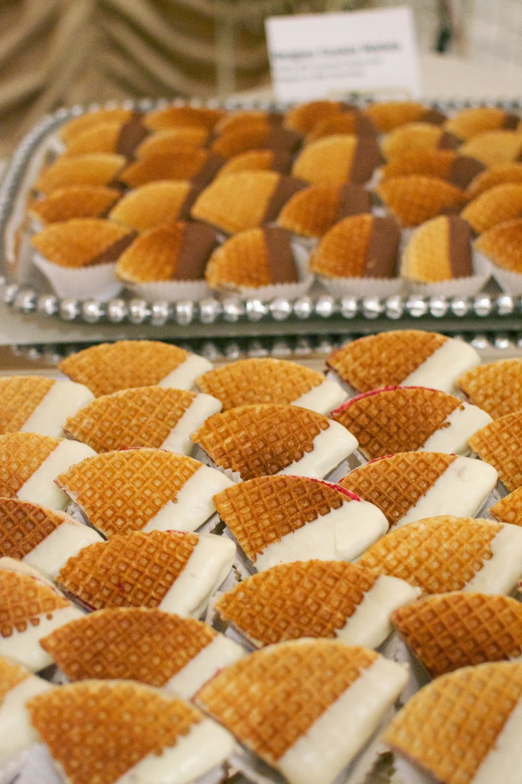 THE MIGHTY BAKER Gold Wedding Cake & Delicious Dessert Catering