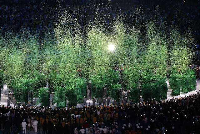 Ceremonia de apertura de los Juegos Olímpicos de Río de Janeiro, en el estadio olímpico Maracaná, Brasil, el 5 de agosto de 2016. Ceremonia de apertura de los Juegos Olímpicos de Río de Janeiro, en el estadio olímpico Maracaná, Brasil, el 5 de agosto de 2016.