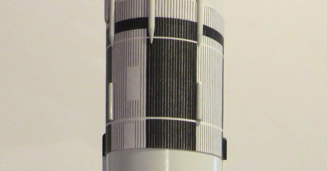 Model Rocket Building DR. Zooch Saturn V TIP