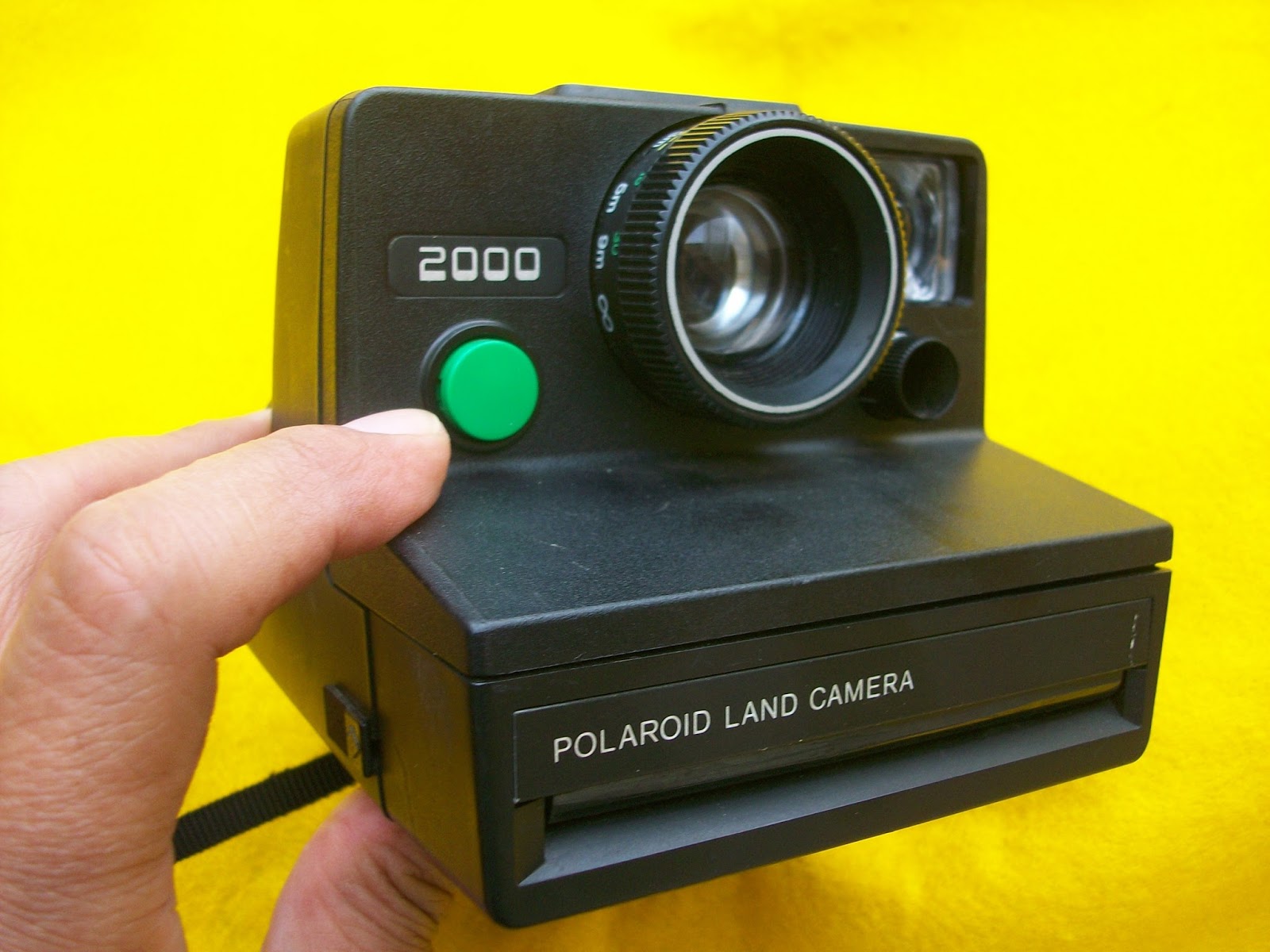 Камера 2000 года. Полароид фотоаппарат 2000 годов. Фотоаппараты 2000х. Складной фотоаппарат Polaroid. Камера 2000.