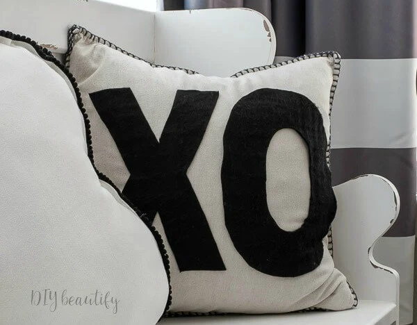 DIY Valentine's XO pillow