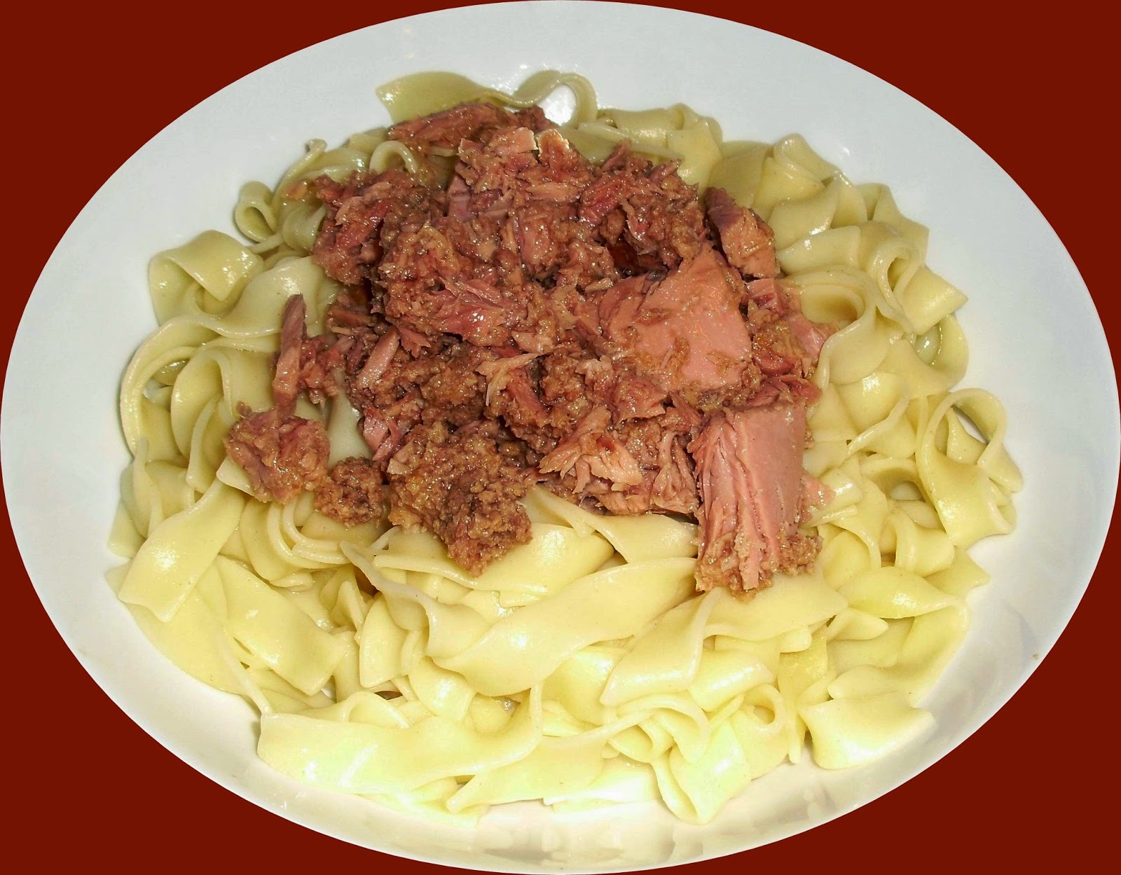 Futtern wie bei Muttern: Pasta mit Thunfisch und Tomaten-Paprika-Sugo