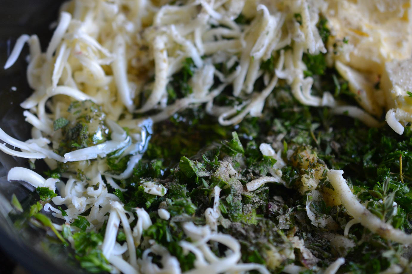 Greedy Girl Spinach and Herb garlic bread