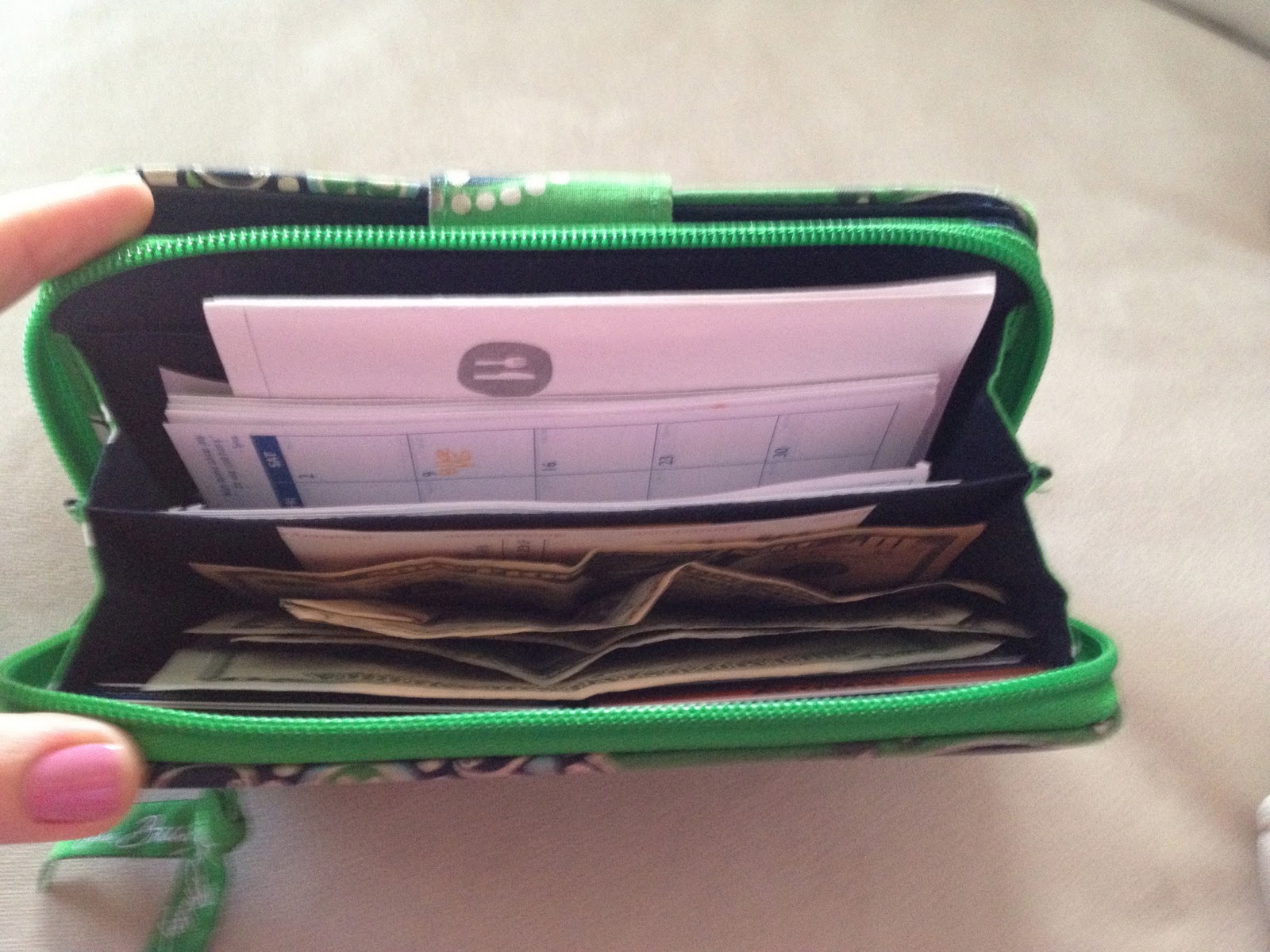OhMyVera! A blog about all things Vera Bradley: My Favorite Wallet