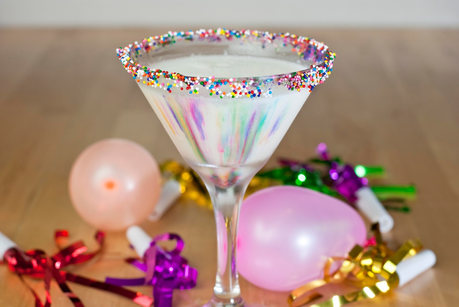 Fruchtiger Cocktail Happy Birthday — Rezepte Suchen