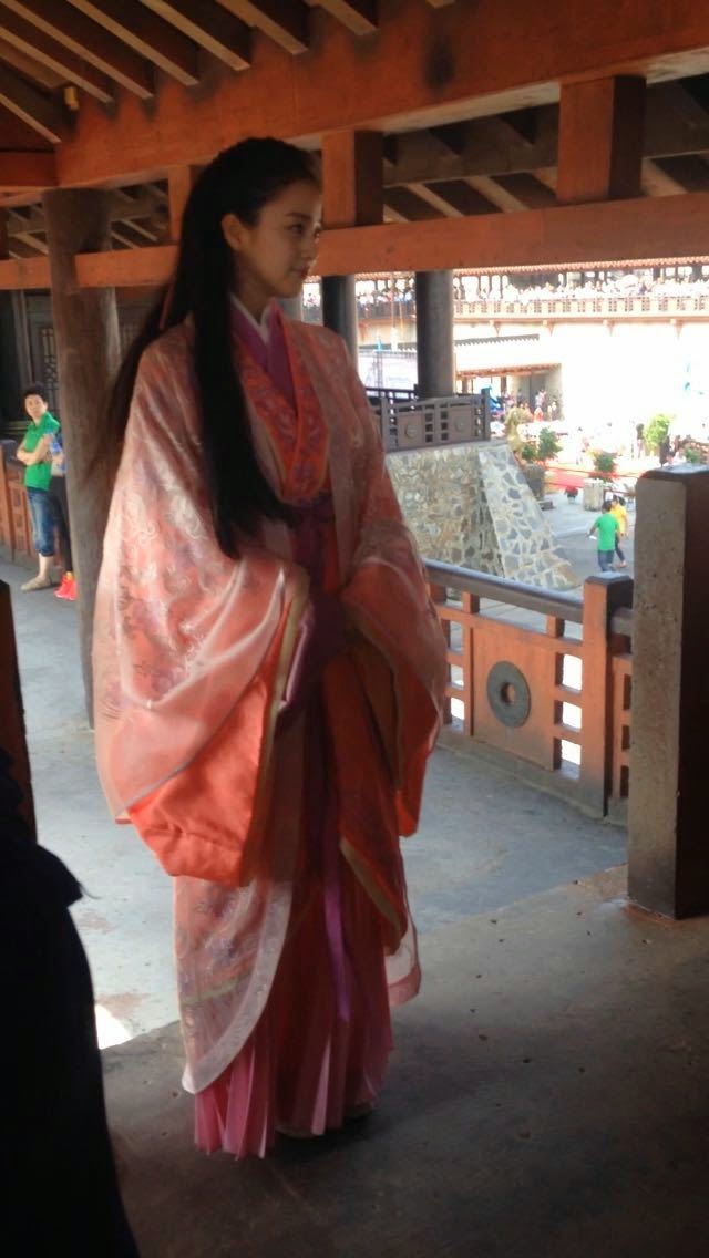 진정한 리즈갱신..김태희 어제자 직찍미인도