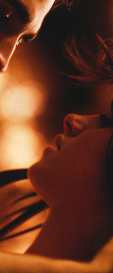 долгие прелюдии. долгие прелюдии. долгие прелюдии. нежный поцелуй в кровати gif. Damon and katherine 1x22.