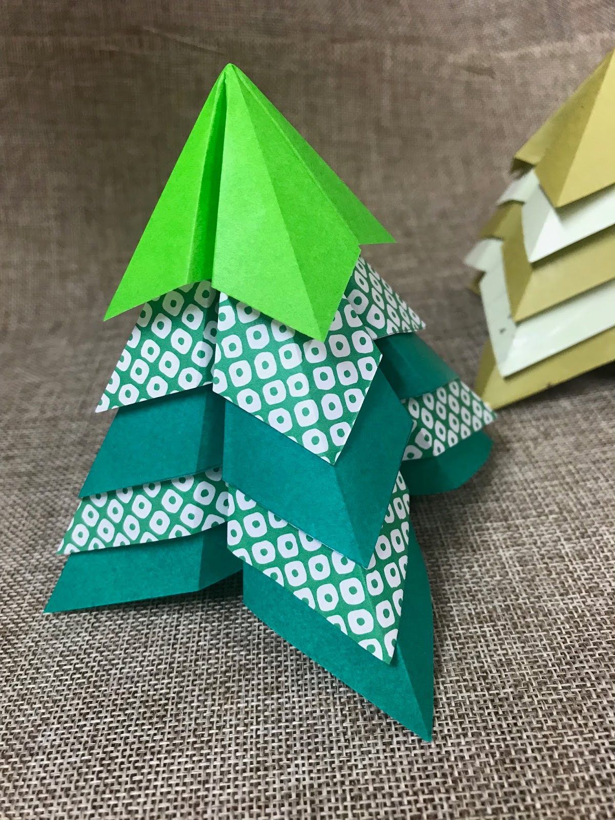 Tutorial #49: Easy Origami Christmas Tree | The Idea King