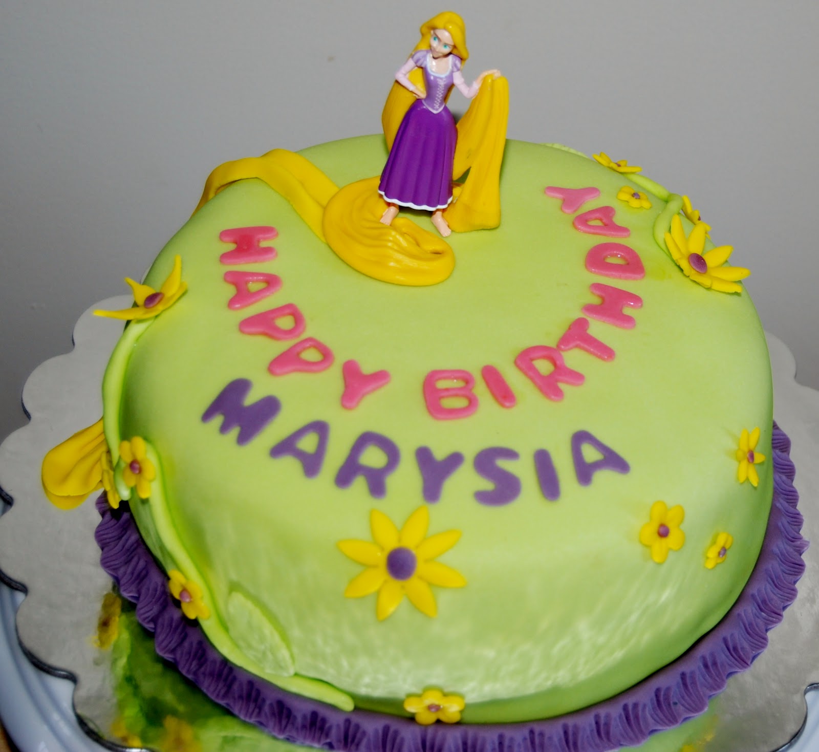 Sweet Dreams Tangled Rapunzel Cake