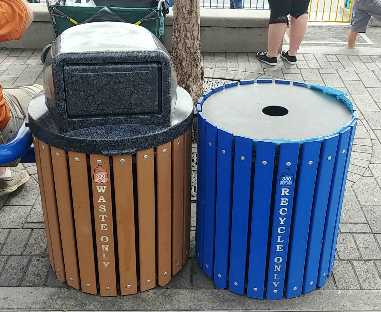 우유통을 재활용해서 만든 쓰레기통