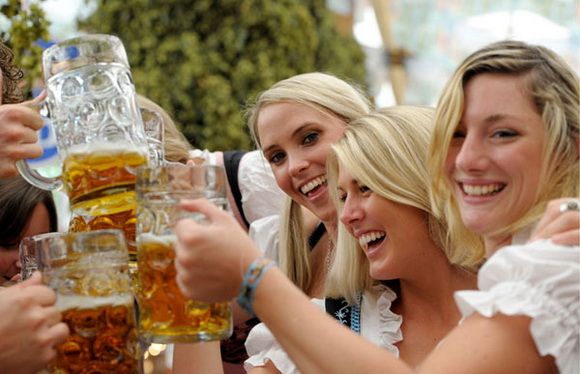 Oktoberfest Beer Festival World S Largest And Biggest Beer Festival 2011 Hot Girls Photos