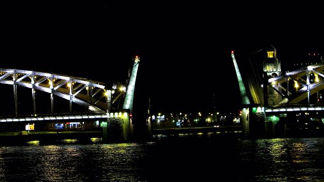 bolsheokhtinsky-night-bridge-st-petersburg-russia