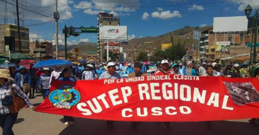 SUTEP: Más de 4 mil docentes del Cusco se movilizan por las calles en primer día de paro SUTEP: Más de 4 mil docentes del Cusco se movilizan por las calles en primer día de paro