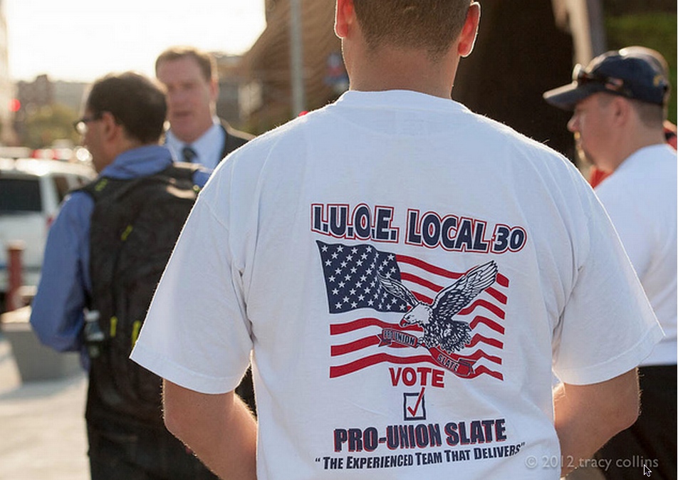 Operating engineers protest arena ribboncutting, saying Ratner