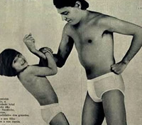 Propaganda de cuecas com modelo adulto e infantil nos anos 70.