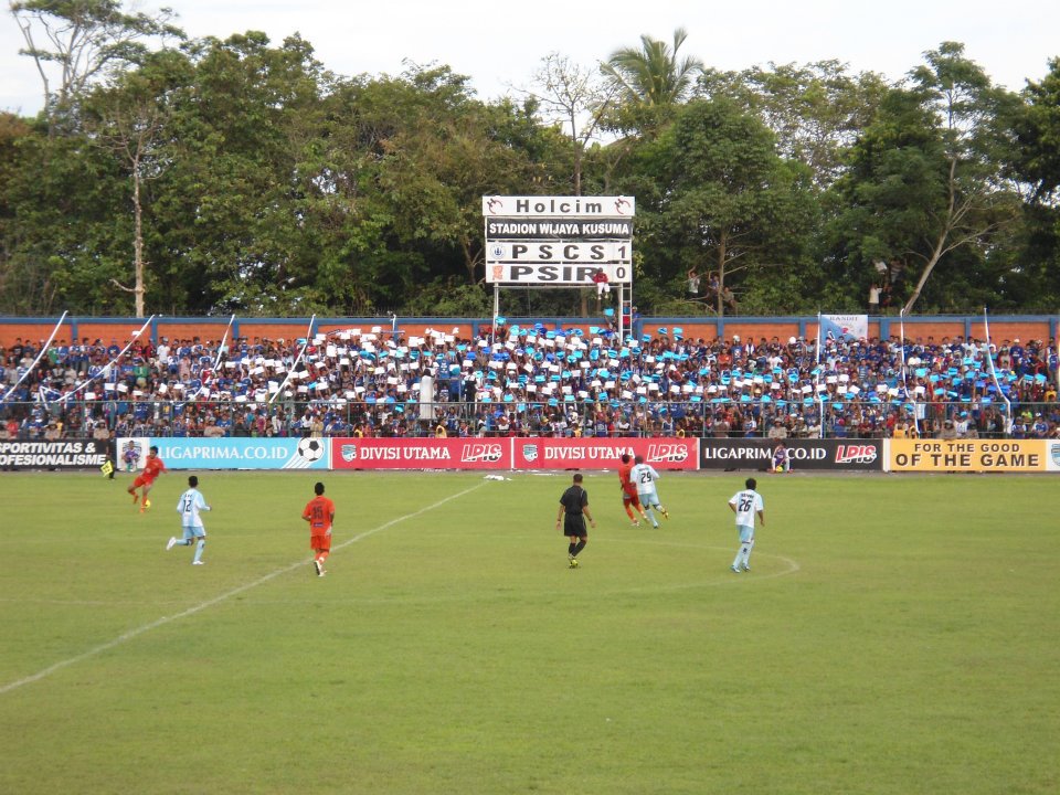 Artikel Sepak Bola Indonesia: Lanus Mania , Salam Brutal 